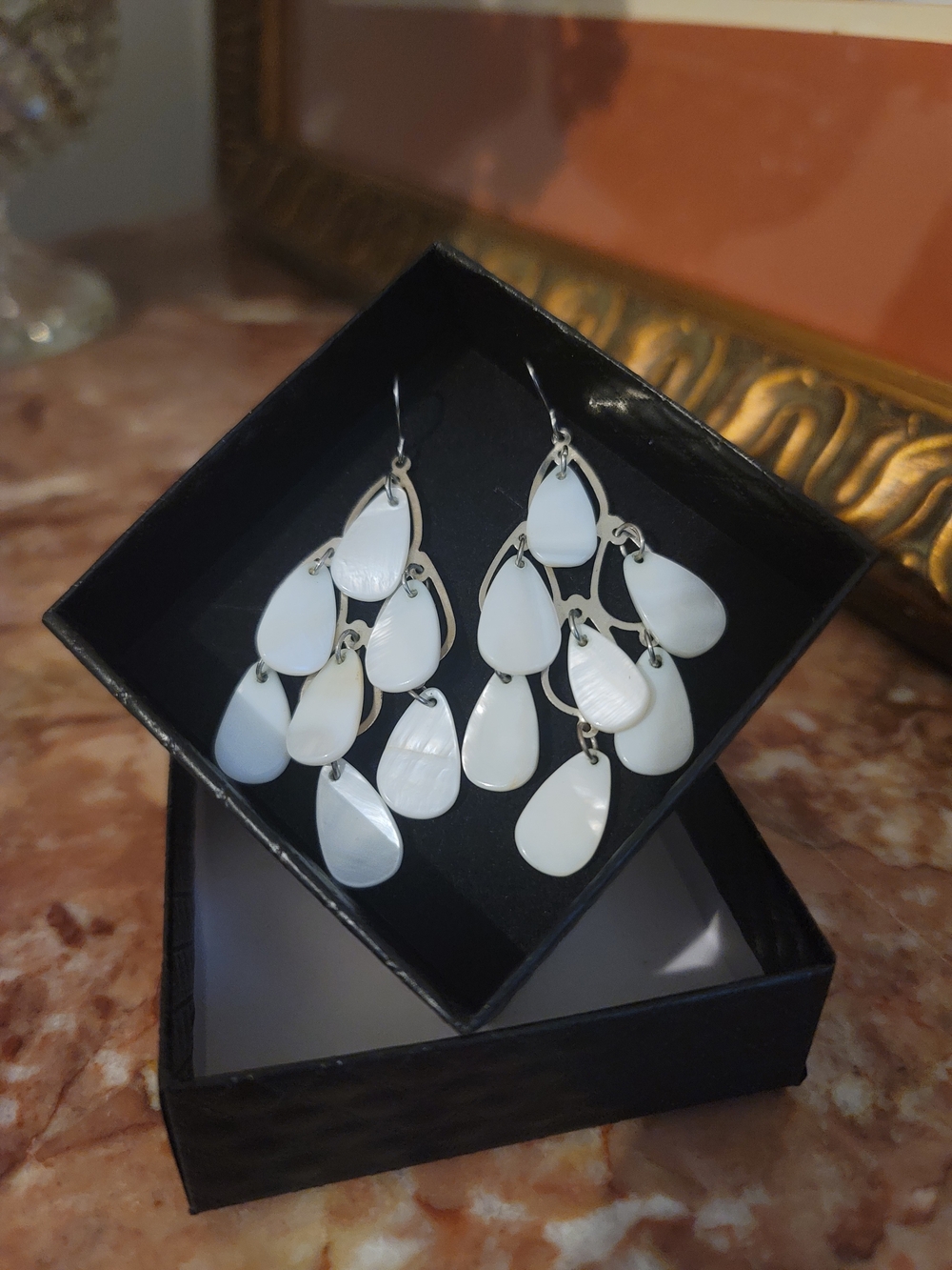 Givey- Elegant White Teardrop Chandelier Earrings
